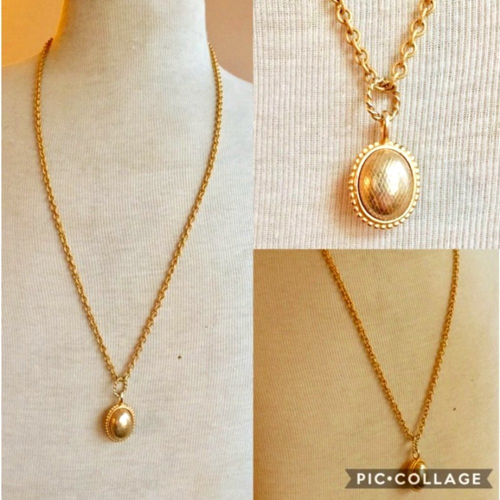 Vintage Liz Claiborne Egg